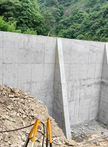 泰州兴化重力式挡土墙